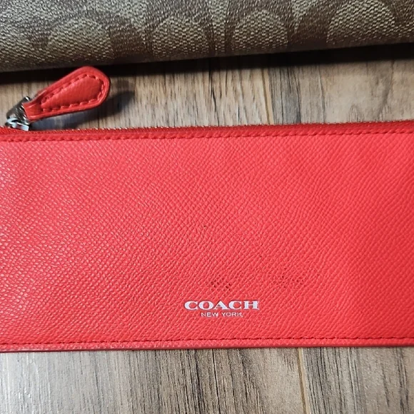 Coach Tan Signature Wallet With Red Insert Zippered Detail Women's - Picture 5 of 17